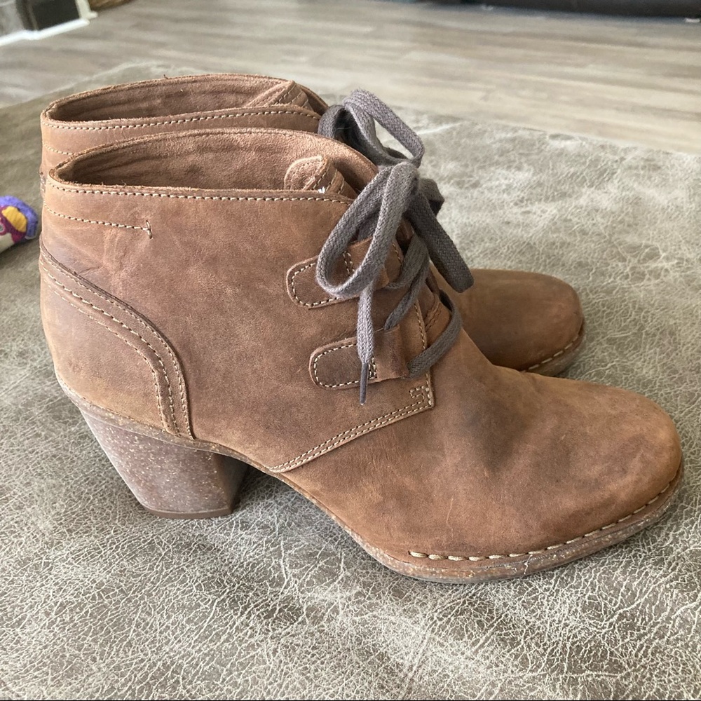 Clarks Artisan Leather Ankle Boot - Picture 4 of 7